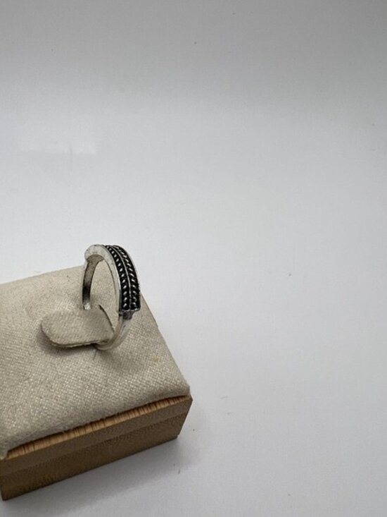 Silver‎ Tone Braided Design Band Ring Size 5.5 Classic Statement Boho Festival - Picture 2 of 3